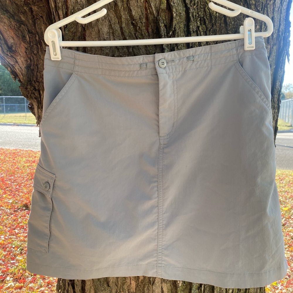 Patagonia skort women’s size 8 GREY